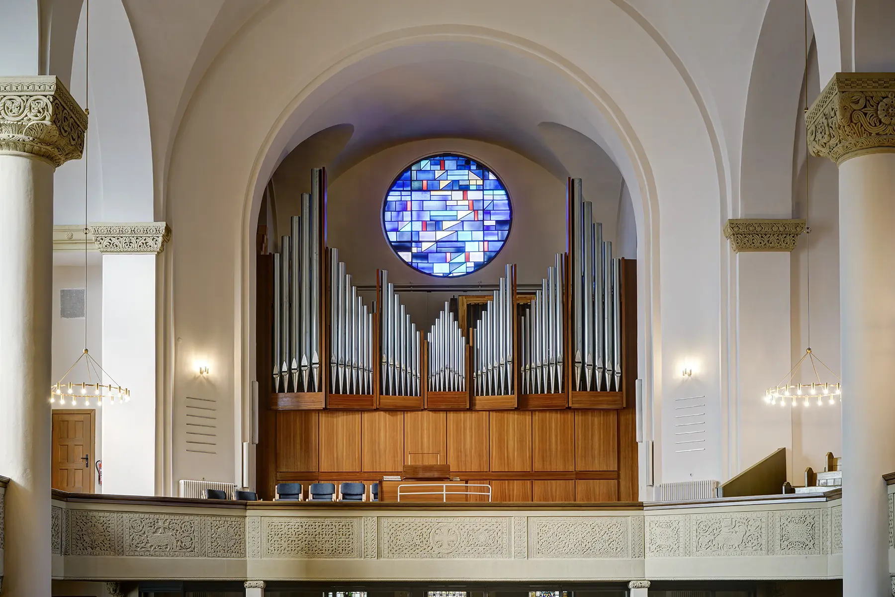 Die Orgel der Lukas-Kirche nach dem großen Umbau zum Kirchweihjubiläum